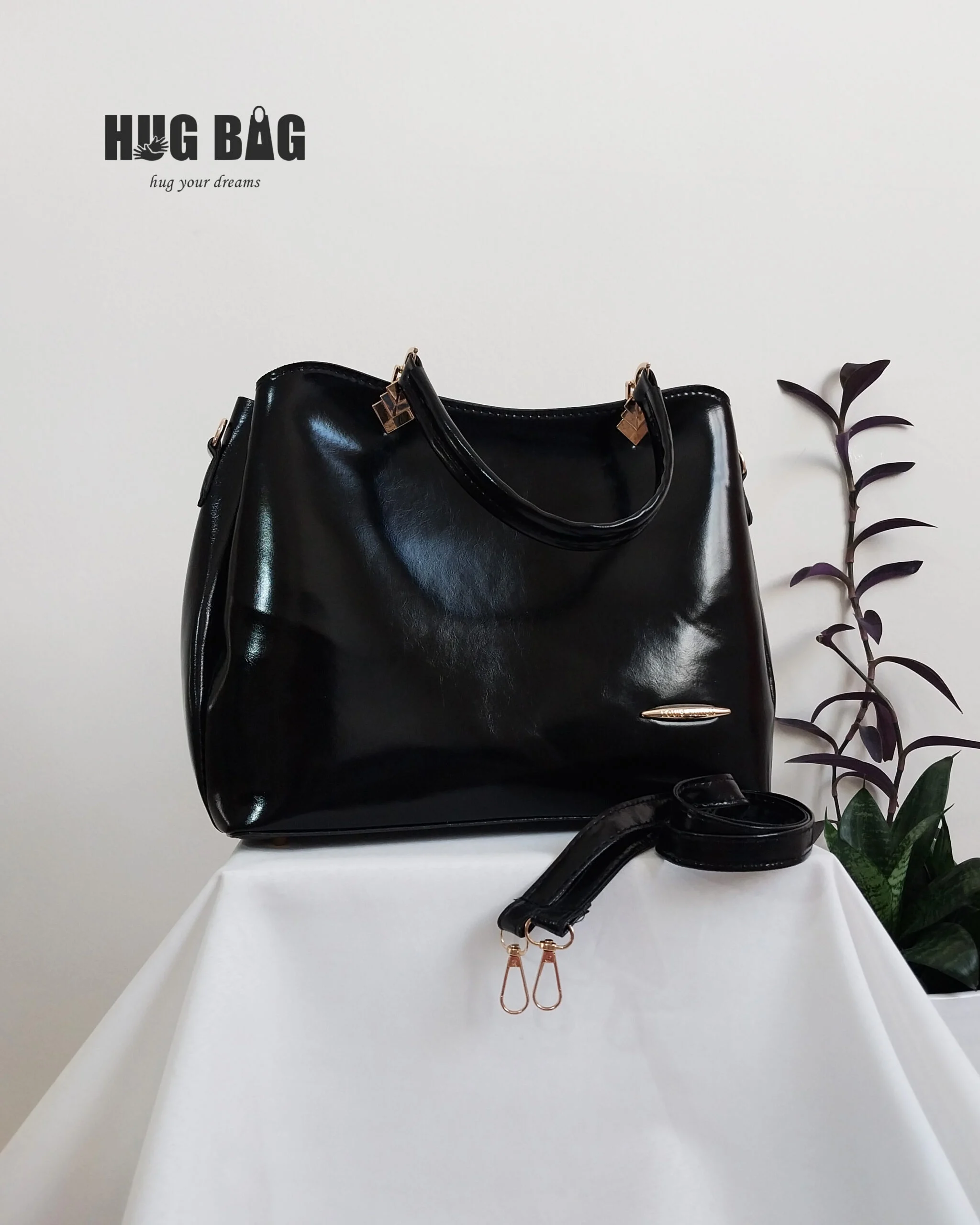 کیف جادار زنانه مناسب برای مهمانی و محل کار